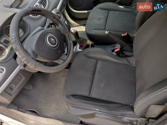 Белый Рено Клио, объемом двигателя 1.5 л и пробегом 226 тыс. км за 5300 $, фото 2 на Automoto.ua