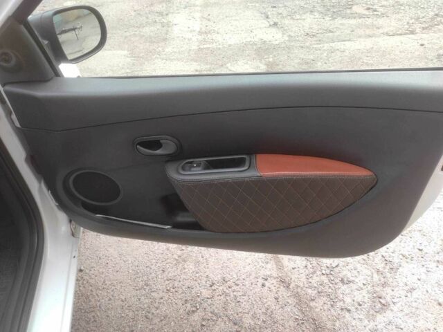 Білий Рено Кліо, об'ємом двигуна 1.5 л та пробігом 240 тис. км за 3500 $, фото 8 на Automoto.ua