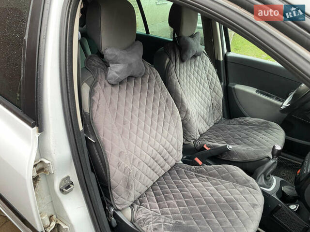 Белый Рено Клио, объемом двигателя 1.5 л и пробегом 234 тыс. км за 5000 $, фото 8 на Automoto.ua