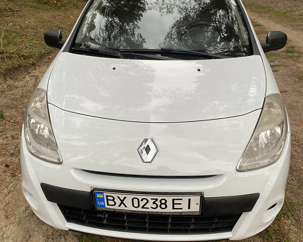 Білий Рено Кліо, об'ємом двигуна 1.46 л та пробігом 310 тис. км за 4700 $, фото 1 на Automoto.ua