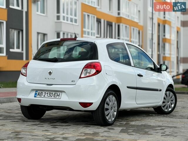 Білий Рено Кліо, об'ємом двигуна 1.5 л та пробігом 246 тис. км за 4900 $, фото 4 на Automoto.ua