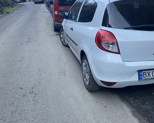 Білий Рено Кліо, об'ємом двигуна 1.46 л та пробігом 310 тис. км за 4700 $, фото 11 на Automoto.ua