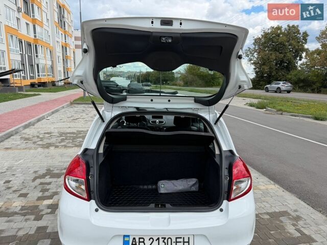 Білий Рено Кліо, об'ємом двигуна 1.5 л та пробігом 246 тис. км за 4900 $, фото 41 на Automoto.ua