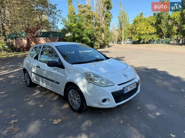 Білий Рено Кліо, об'ємом двигуна 1.5 л та пробігом 295 тис. км за 5100 $, фото 5 на Automoto.ua
