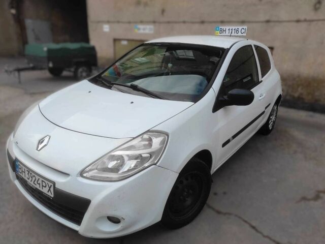 Білий Рено Кліо, об'ємом двигуна 1.5 л та пробігом 240 тис. км за 3500 $, фото 2 на Automoto.ua