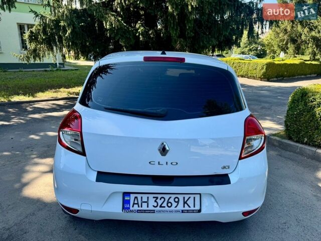 Білий Рено Кліо, об'ємом двигуна 1.46 л та пробігом 286 тис. км за 4000 $, фото 15 на Automoto.ua