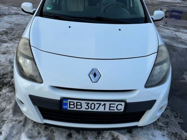 Білий Рено Кліо, об'ємом двигуна 1.5 л та пробігом 243 тис. км за 5000 $, фото 4 на Automoto.ua