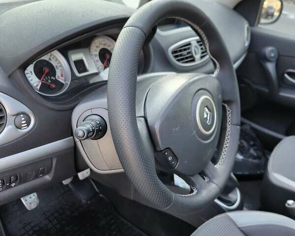 Белый Рено Клио, объемом двигателя 1.5 л и пробегом 200 тыс. км за 6000 $, фото 14 на Automoto.ua