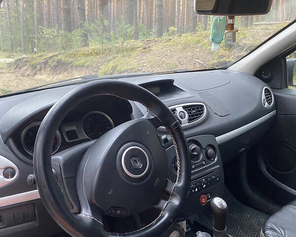 Білий Рено Кліо, об'ємом двигуна 1.46 л та пробігом 310 тис. км за 4700 $, фото 13 на Automoto.ua