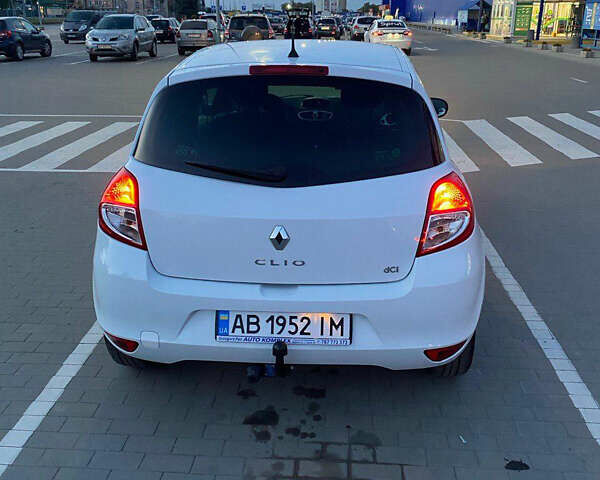 Білий Рено Кліо, об'ємом двигуна 1.46 л та пробігом 300 тис. км за 4999 $, фото 6 на Automoto.ua
