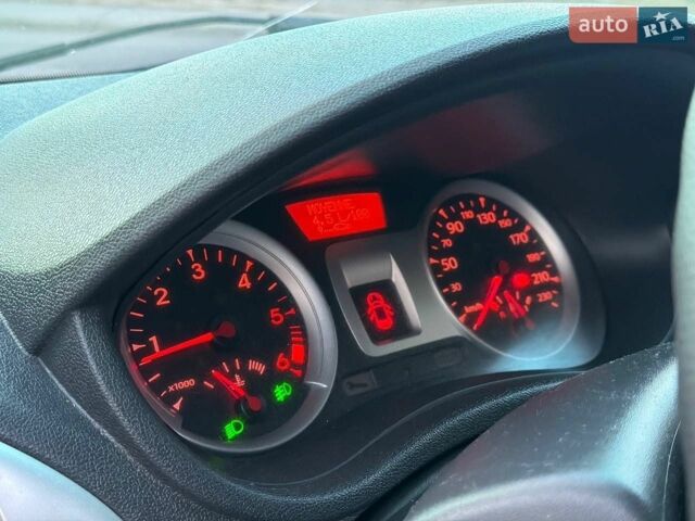 Білий Рено Кліо, об'ємом двигуна 1.46 л та пробігом 286 тис. км за 4199 $, фото 9 на Automoto.ua