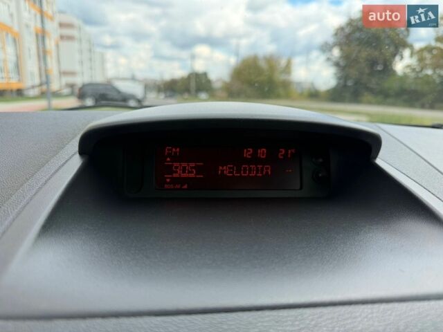 Білий Рено Кліо, об'ємом двигуна 1.5 л та пробігом 246 тис. км за 4900 $, фото 33 на Automoto.ua