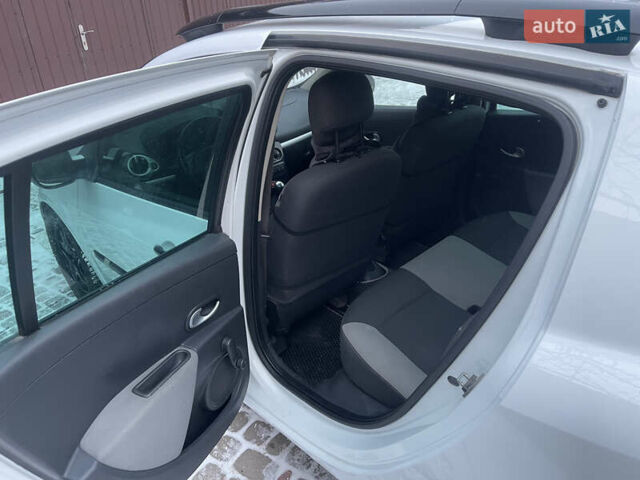 Білий Рено Кліо, об'ємом двигуна 1.46 л та пробігом 235 тис. км за 5000 $, фото 13 на Automoto.ua