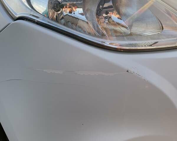 Білий Рено Кліо, об'ємом двигуна 1.5 л та пробігом 320 тис. км за 4500 $, фото 7 на Automoto.ua