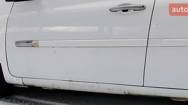 Білий Рено Кліо, об'ємом двигуна 1.46 л та пробігом 215 тис. км за 4600 $, фото 9 на Automoto.ua