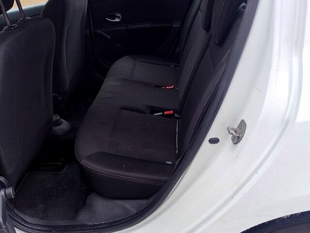 Білий Рено Кліо, об'ємом двигуна 1.5 л та пробігом 25000 тис. км за 4750 $, фото 5 на Automoto.ua