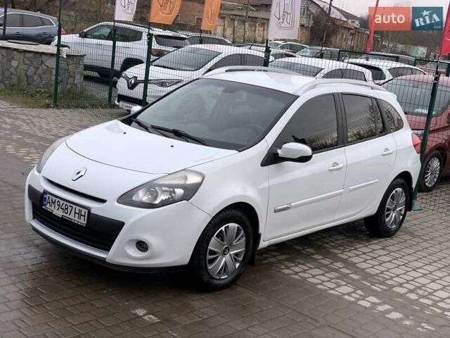 Белый Рено Клио, объемом двигателя 1.5 л и пробегом 242 тыс. км за 6499 $, фото 2 на Automoto.ua