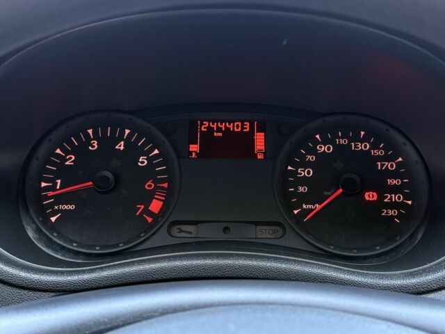 Белый Рено Клио, объемом двигателя 1.1 л и пробегом 244 тыс. км за 6100 $, фото 6 на Automoto.ua