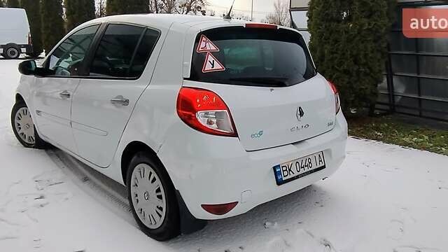 Білий Рено Кліо, об'ємом двигуна 1.46 л та пробігом 215 тис. км за 4600 $, фото 13 на Automoto.ua