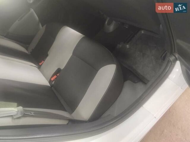 Білий Рено Кліо, об'ємом двигуна 1.46 л та пробігом 215 тис. км за 4950 $, фото 29 на Automoto.ua