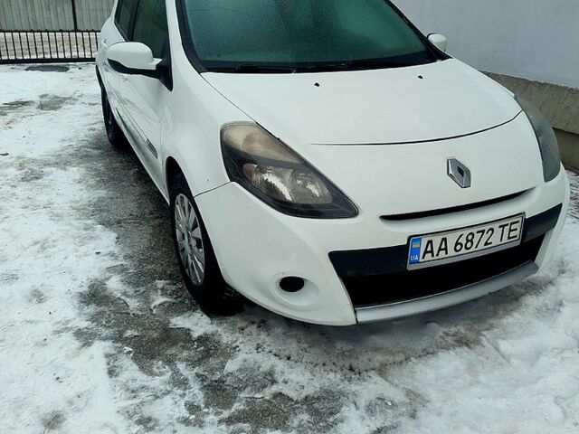 Білий Рено Кліо, об'ємом двигуна 1.5 л та пробігом 25000 тис. км за 4750 $, фото 1 на Automoto.ua