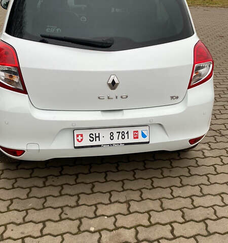 Белый Рено Клио, объемом двигателя 1.2 л и пробегом 199 тыс. км за 5977 $, фото 20 на Automoto.ua