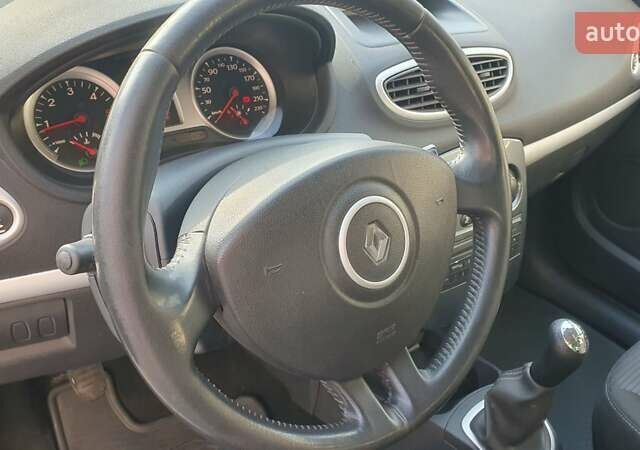 Білий Рено Кліо, об'ємом двигуна 1.46 л та пробігом 200 тис. км за 4500 $, фото 24 на Automoto.ua