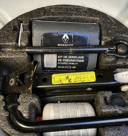 Білий Рено Кліо, об'ємом двигуна 1.5 л та пробігом 212 тис. км за 4999 $, фото 26 на Automoto.ua