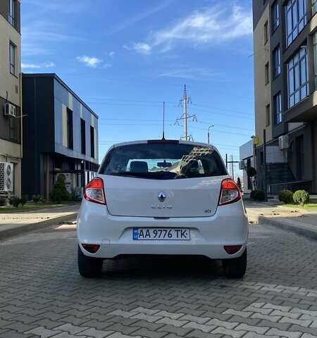 Білий Рено Кліо, об'ємом двигуна 1.5 л та пробігом 212 тис. км за 4999 $, фото 12 на Automoto.ua