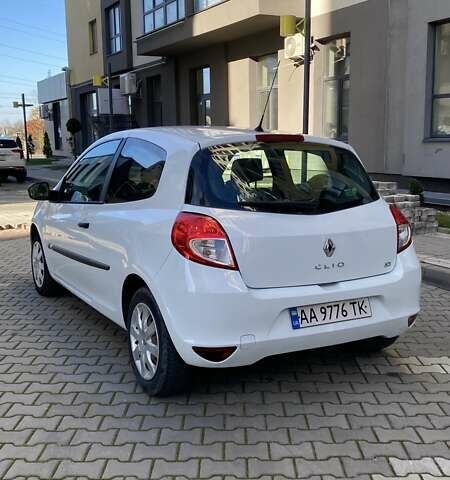 Білий Рено Кліо, об'ємом двигуна 1.5 л та пробігом 212 тис. км за 4999 $, фото 8 на Automoto.ua