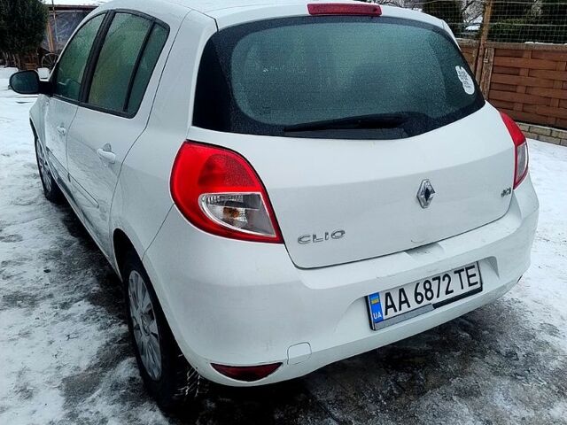 Білий Рено Кліо, об'ємом двигуна 1.5 л та пробігом 25000 тис. км за 4750 $, фото 2 на Automoto.ua