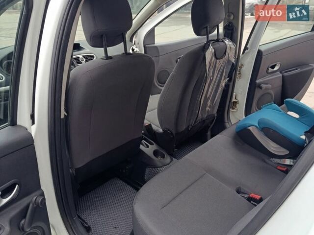 Белый Рено Клио, объемом двигателя 1.46 л и пробегом 190 тыс. км за 5300 $, фото 4 на Automoto.ua