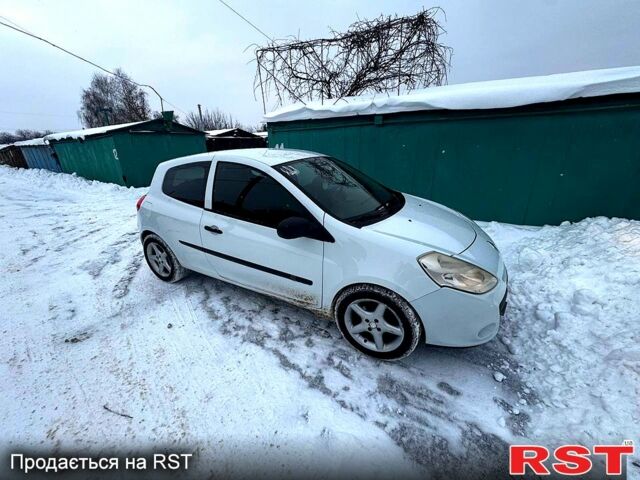 Белый Рено Клио, объемом двигателя 1.5 л и пробегом 24500 тыс. км за 5000 $, фото 8 на Automoto.ua