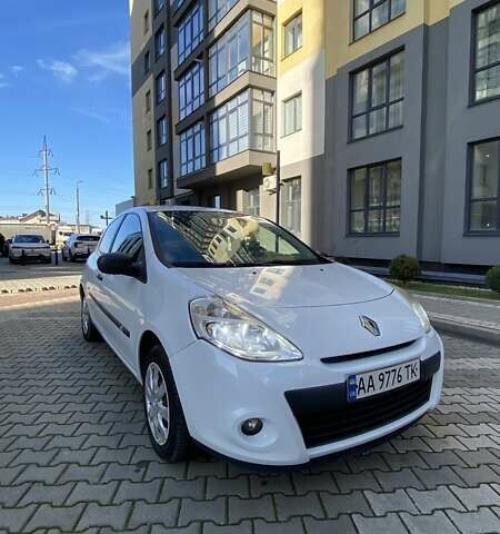 Білий Рено Кліо, об'ємом двигуна 1.5 л та пробігом 212 тис. км за 4999 $, фото 5 на Automoto.ua