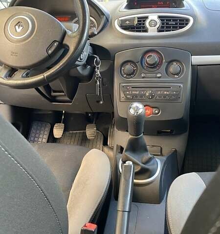 Білий Рено Кліо, об'ємом двигуна 1.5 л та пробігом 212 тис. км за 4999 $, фото 20 на Automoto.ua