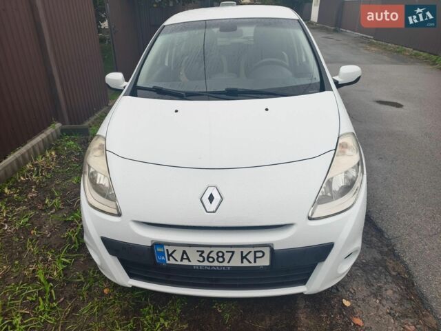 Білий Рено Кліо, об'ємом двигуна 1.1 л та пробігом 135 тис. км за 5600 $, фото 4 на Automoto.ua