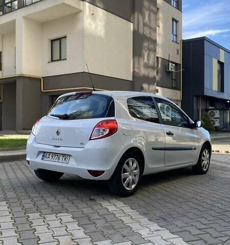 Білий Рено Кліо, об'ємом двигуна 1.5 л та пробігом 212 тис. км за 4999 $, фото 17 на Automoto.ua