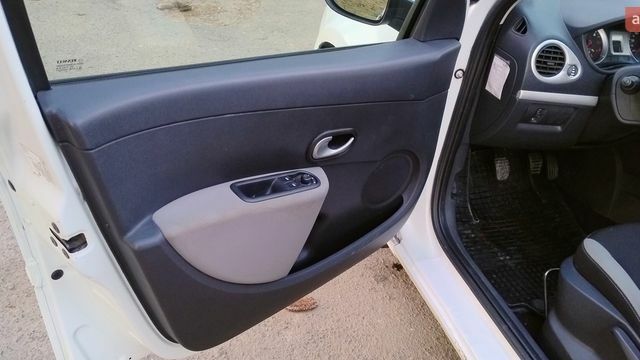 Белый Рено Клио, объемом двигателя 1.46 л и пробегом 225 тыс. км за 4600 $, фото 22 на Automoto.ua