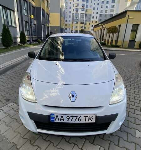 Білий Рено Кліо, об'ємом двигуна 1.5 л та пробігом 212 тис. км за 4999 $, фото 15 на Automoto.ua