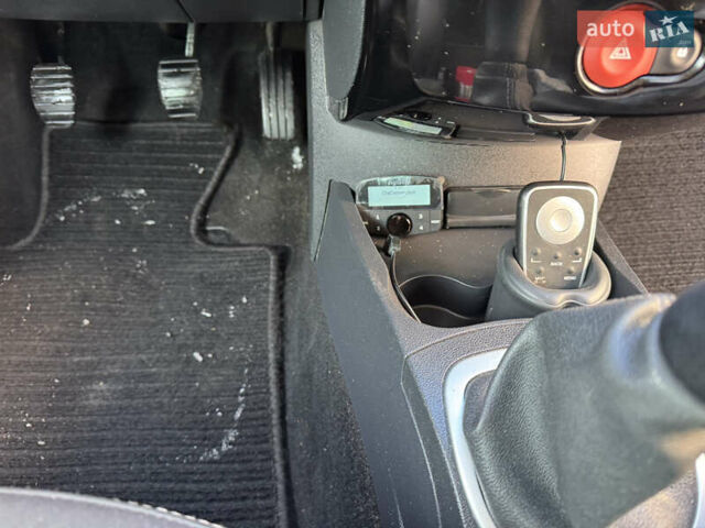 Белый Рено Клио, объемом двигателя 1.2 л и пробегом 199 тыс. км за 5977 $, фото 18 на Automoto.ua