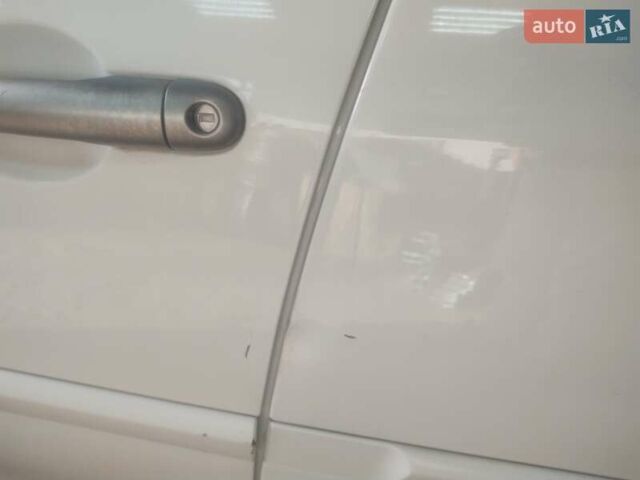 Рено Клио 2012 в Дубно на Automoto.ua Белый Рено Клио, объемом двигателя 1.46 л и пробегом 215 тыс. км за 4999 $, фото 51 на Automoto.ua