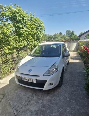 Рено Клио 2013 в Тернополе на Automoto.ua Белый Рено Клио, объемом двигателя 1.5 л и пробегом 214 тыс. км за 5000 $, фото 7 на Automoto.ua