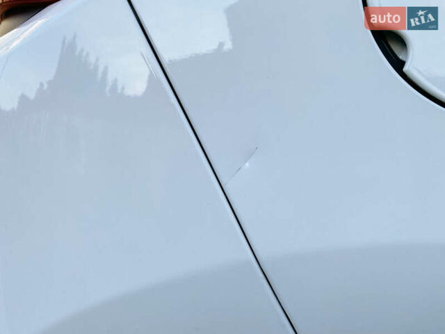Білий Рено Кліо, об'ємом двигуна 1.46 л та пробігом 227 тис. км за 6800 $, фото 15 на Automoto.ua
