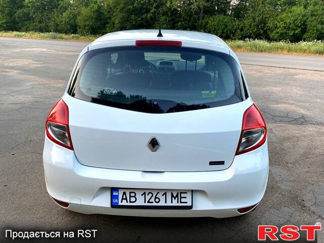 Білий Рено Кліо, об'ємом двигуна 1.5 л та пробігом 153 тис. км за 4500 $, фото 3 на Automoto.ua