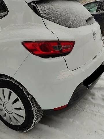 Белый Рено Клио, объемом двигателя 1.46 л и пробегом 301 тыс. км за 6600 $, фото 13 на Automoto.ua