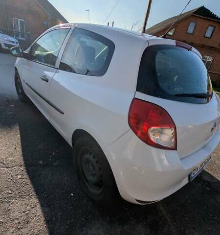 Білий Рено Кліо, об'ємом двигуна 1.5 л та пробігом 198 тис. км за 5300 $, фото 3 на Automoto.ua