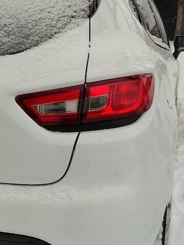 Белый Рено Клио, объемом двигателя 1.46 л и пробегом 301 тыс. км за 6600 $, фото 12 на Automoto.ua