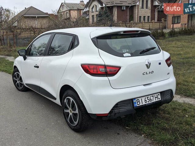 Белый Рено Клио, объемом двигателя 1.5 л и пробегом 214 тыс. км за 7297 $, фото 3 на Automoto.ua