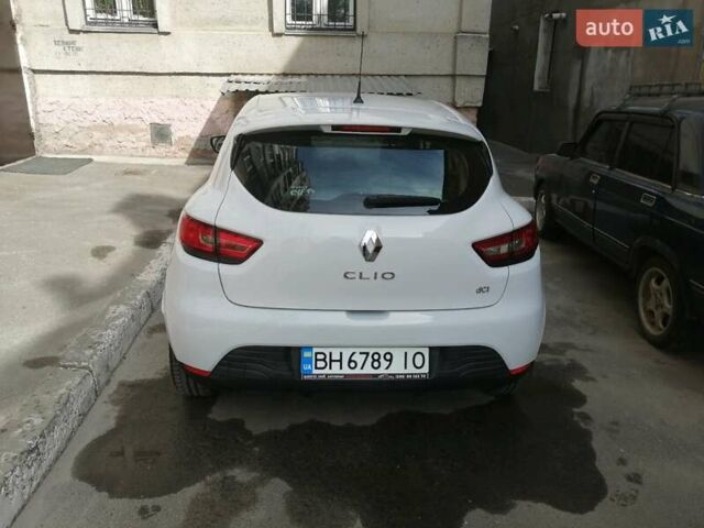 Белый Рено Клио, объемом двигателя 1.5 л и пробегом 197 тыс. км за 8000 $, фото 6 на Automoto.ua