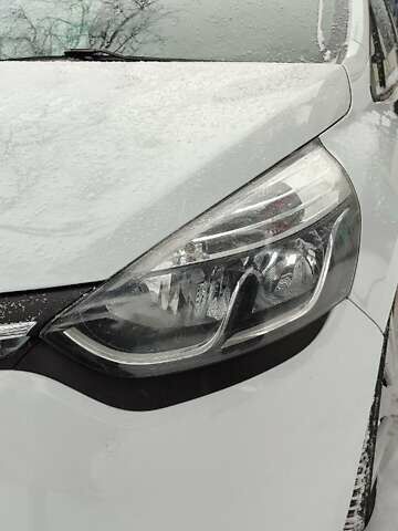 Белый Рено Клио, объемом двигателя 1.46 л и пробегом 301 тыс. км за 6600 $, фото 16 на Automoto.ua